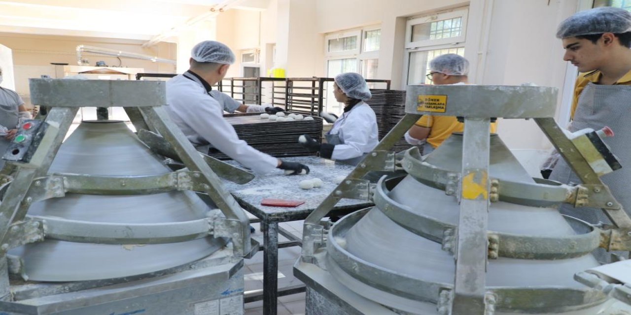 Diyarbakır’daki meslek liseleri fabrika gibi çalışıyor: Geçen yılki ciro 230 milyon lira