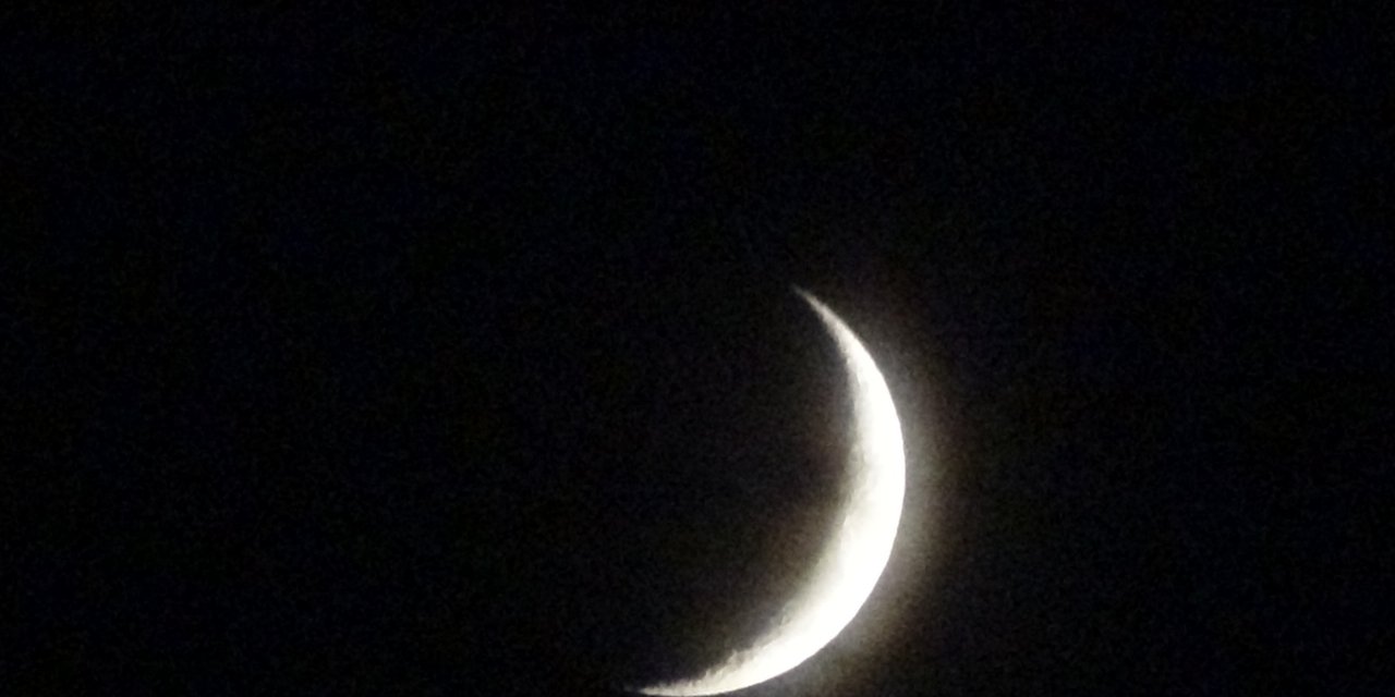 Van'da hilal kartpostallık görüntüler oluşturdu