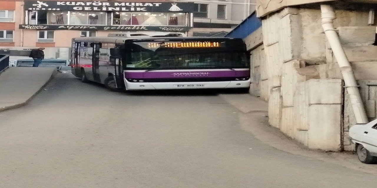 Şoförün ani manevrası faciayı önledi