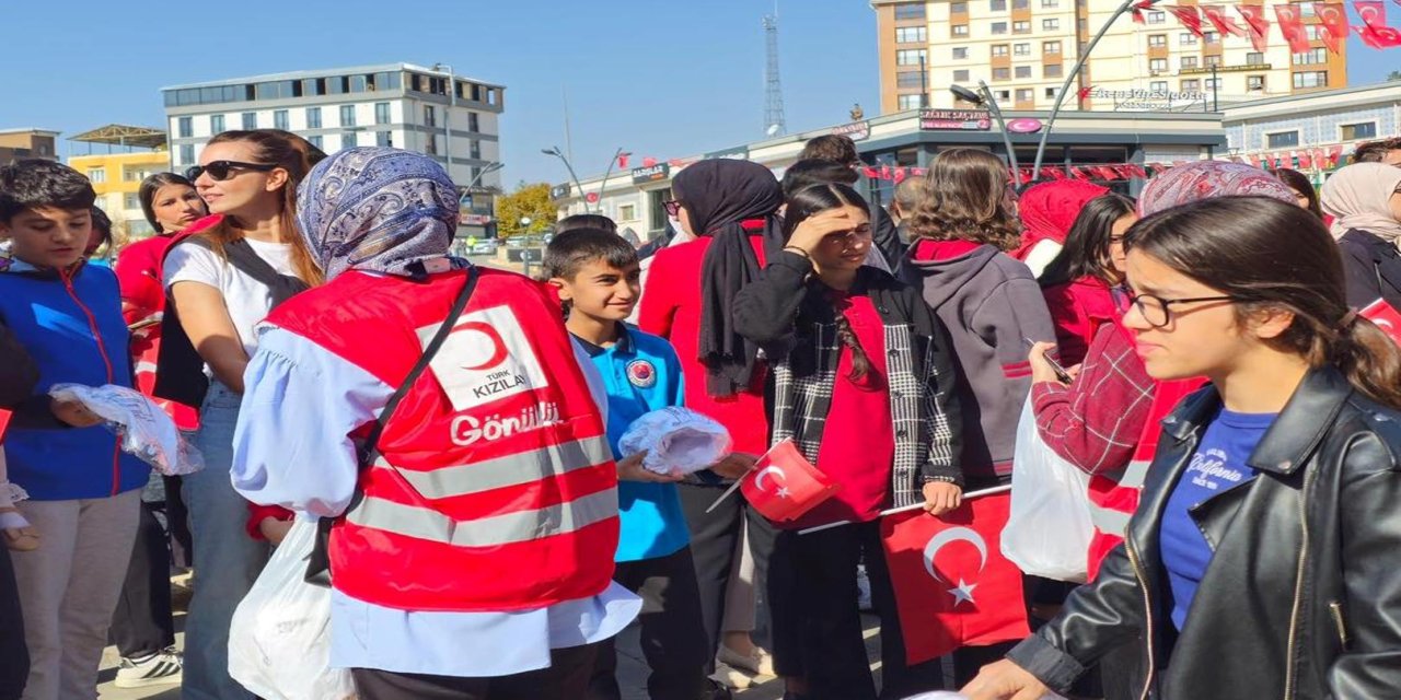 Kızılay Şırnak'tan Cumhuriyet Coşkusuna Anlamlı Katkı