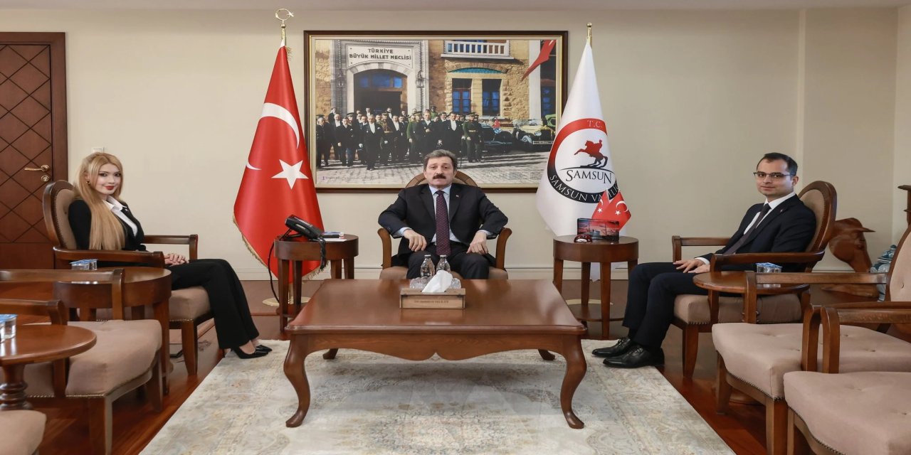 Cindy Kaymakam Görev Başında!