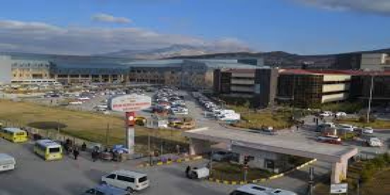 Van'da genç hemşire evinde ölü bulundu