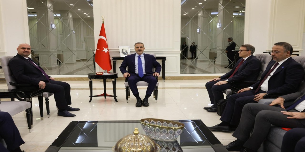 Bakan Fidan'dan Kritik Görüşme: O Cephe Lideriyle Bir Araya Geldi