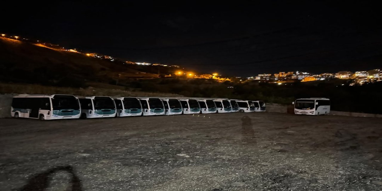 Başkan Yarka Yeni Belediye Araç Parkını İnceledi