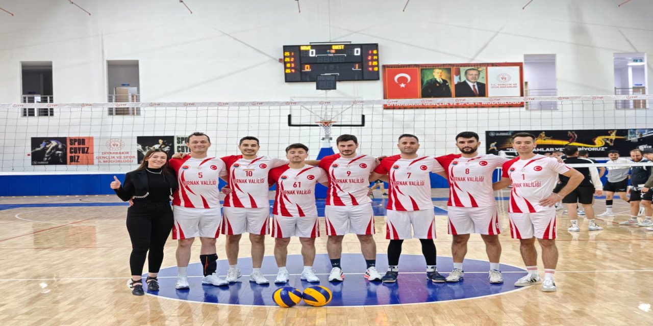Şırnak Valiliği Erkek Voleybol Takımı 3’te 3 Yaparak Çeyrek Finale Yükseldi!