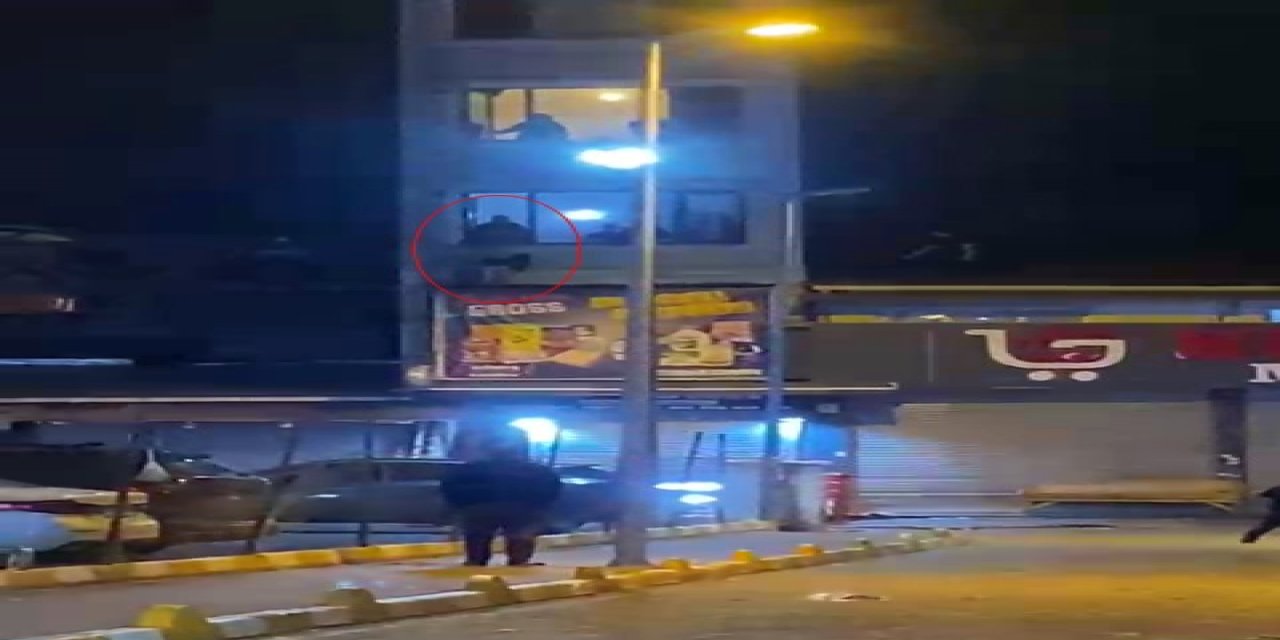 Dehşet Anları Kamerada: Komşusunu Darp Edip Pencereden Attı!