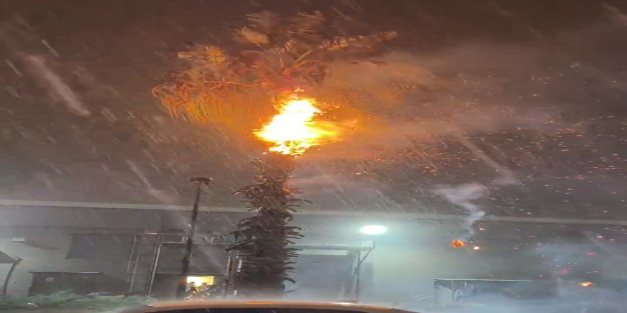 Adana'da Sağanak Sırasında Dehşet: İki Farklı Noktaya Yıldırım Düştü!