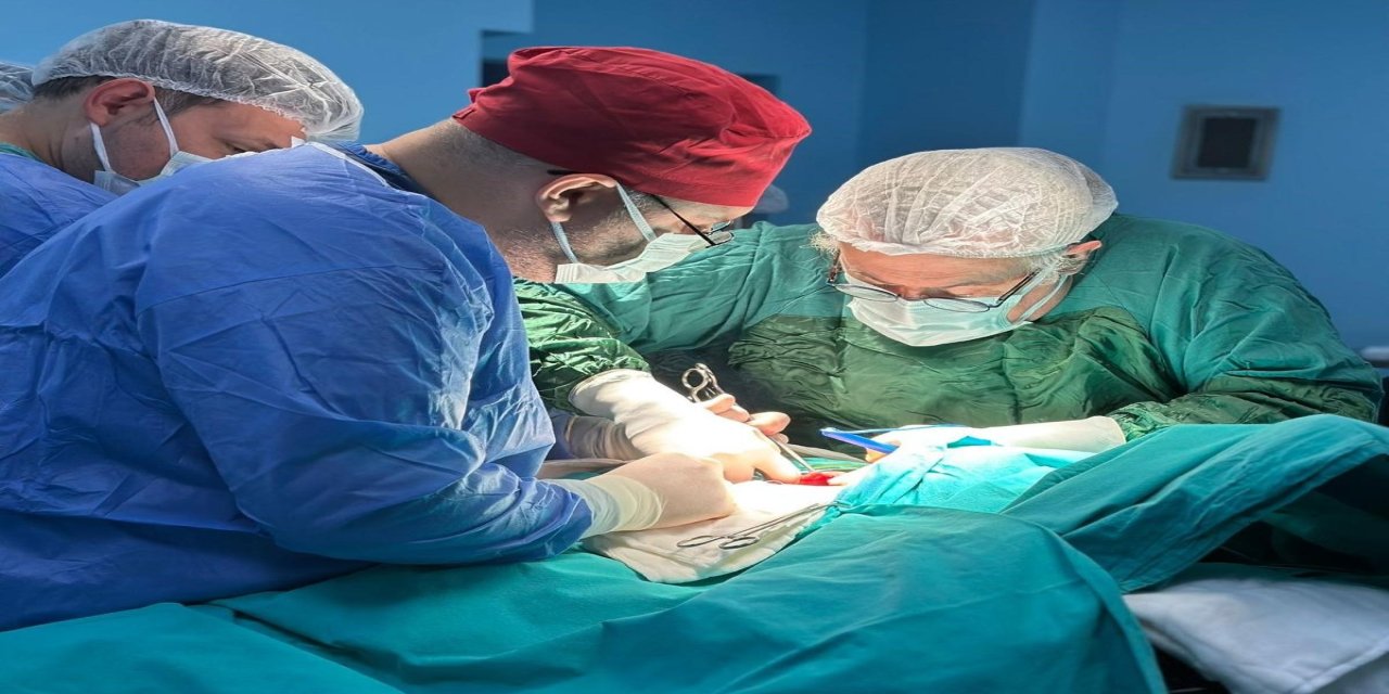 Bölge Halkına Nitelikli Hizmet: Derecik Hastanesi’nden Başarılı Guatr Operasyonu!