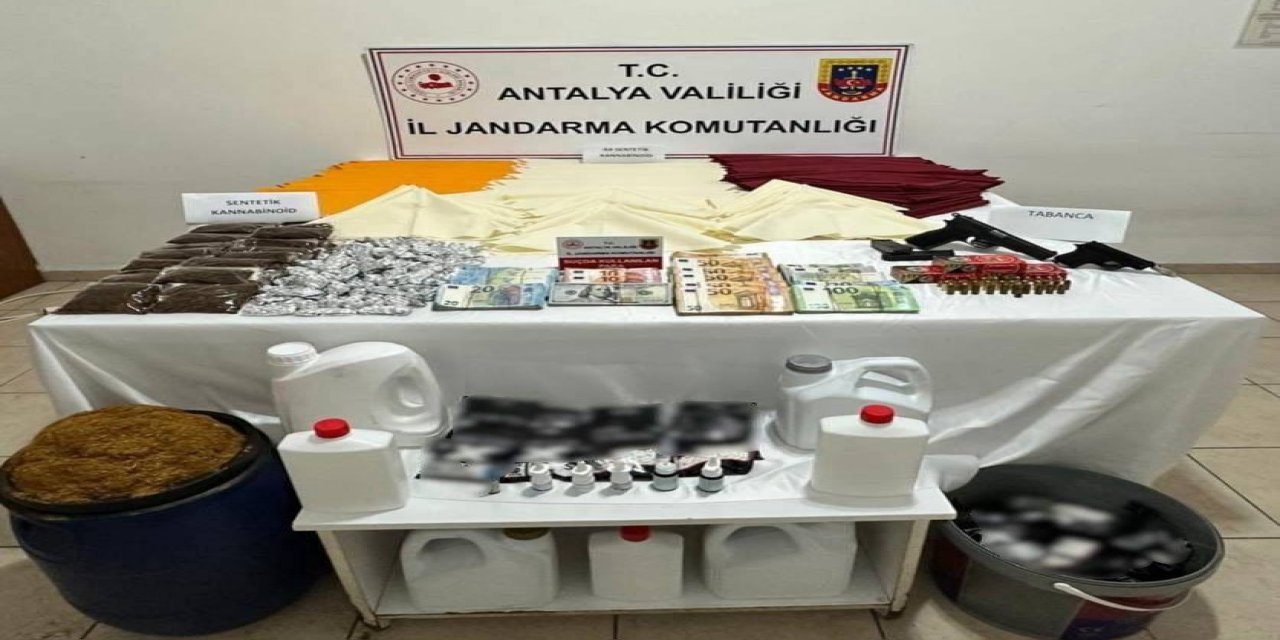 Alanya’da uyuşturucu operasyonu: 4 şüphelinin evine baskın