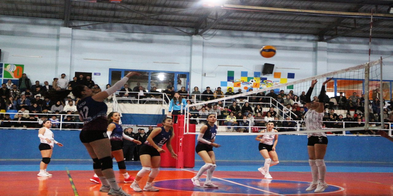 Silopi, Kadınlar Voleybol 2. Ligi’nde Lider Elazığ'ı Devirdi
