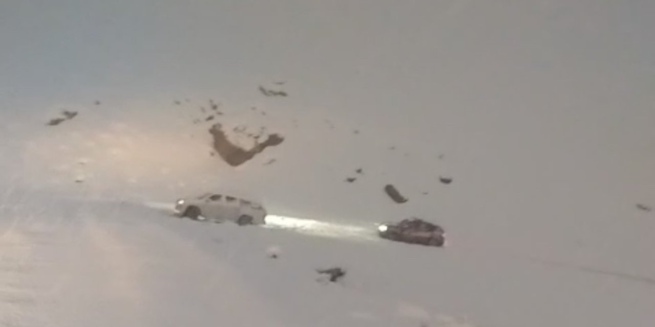 Karda mahsur kalan vatandaşları Mehmetçik kurtardı