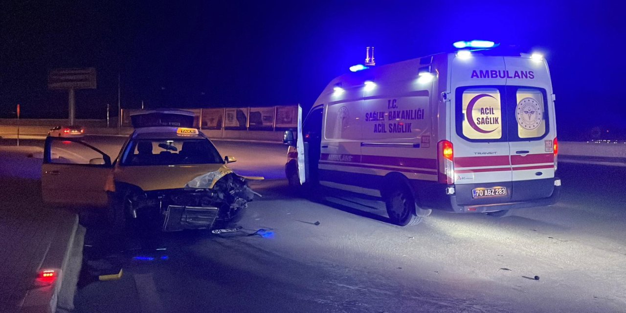 Direğe Çarpan Taksi Pert Oldu: Olay Yerine Ekipler Sevk Edildi!