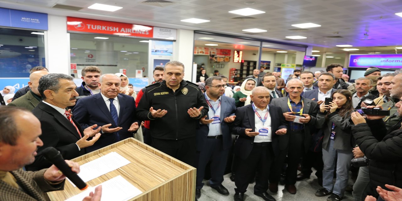 Şırnak’tan İlk Direkt Medine Uçuşu: Umre Kafilesi Dualarla Uğurlandı