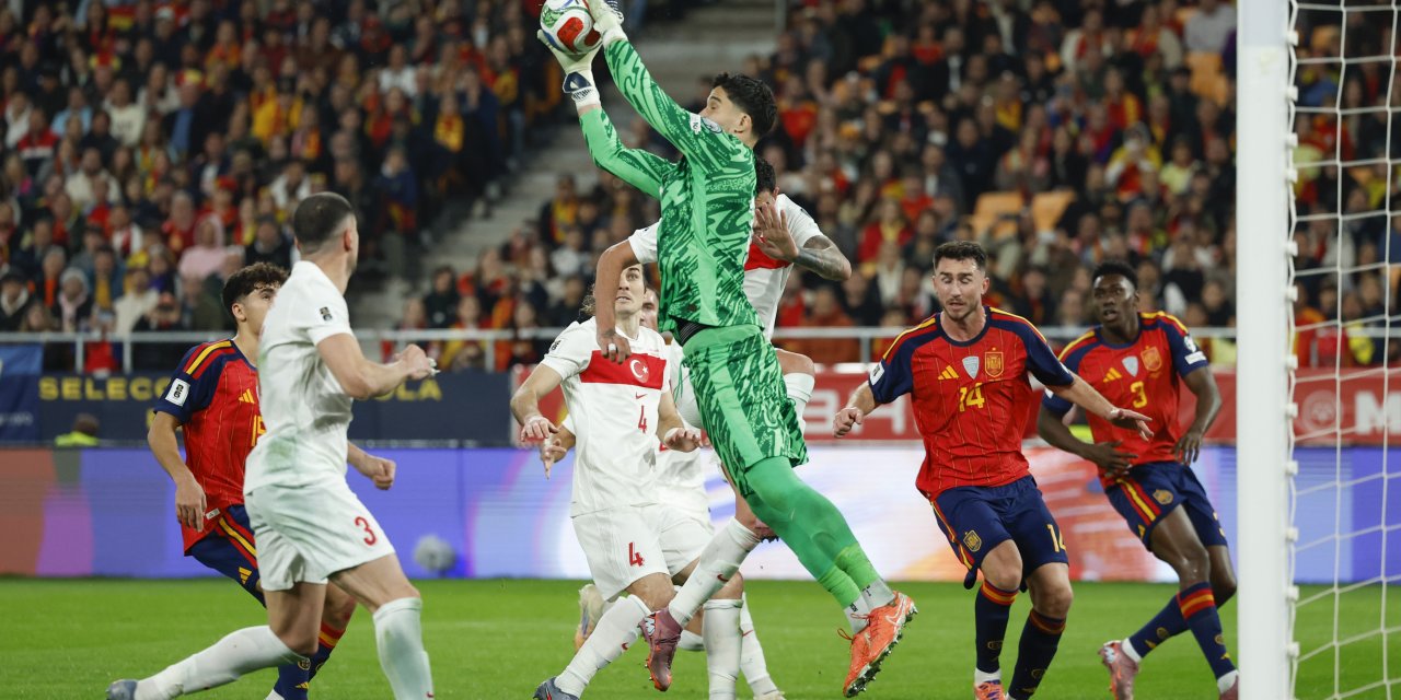 Türkiye İspanya'yı salladı ama yıkacak golü atamadı