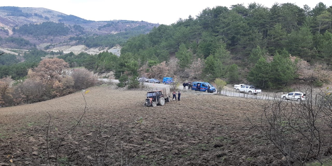 Abant Yolu Üzerinde Traktör Kazası: Römork Frencisi Kurtarılamadı!