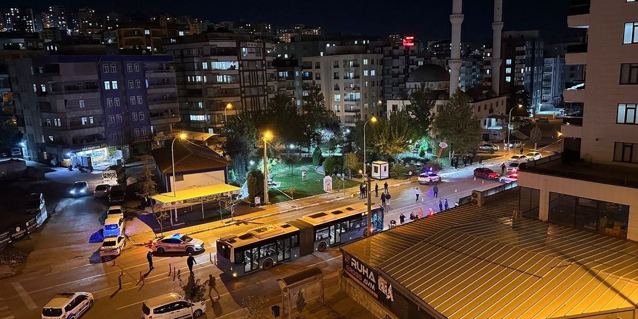 Cadde ortasında silahlı kavga : 2 ağır yaralı