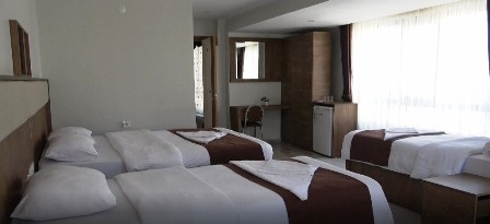 AK Partili Başkan şehir dışına sevk edilen hastalara konaklanmaları için otel ile anlaştı