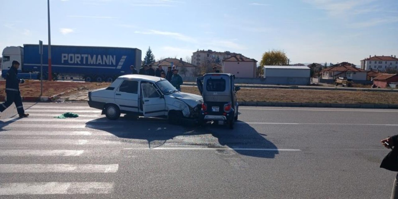 Çorum'da otomobil ile elektrikli araç çarpıştı: 3 yaralı