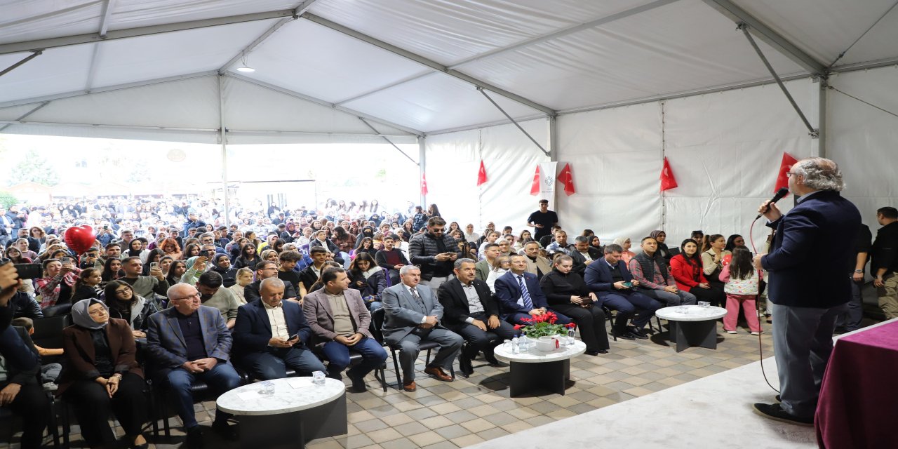 Cizre'de 120 Yayıneviyle Kurulan Kitap Fuarı Dolu Dizgin Devam Ediyor