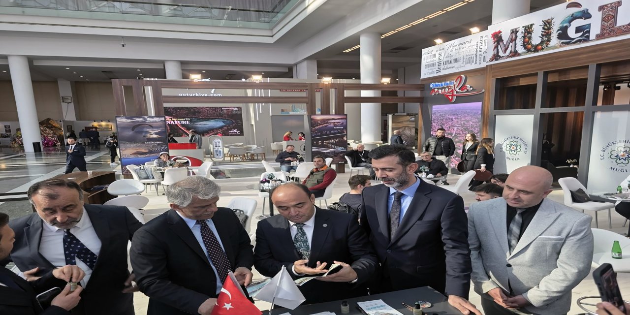 Uluslararası Turizm Fuarı'nda Güçlü Katılım: İkili İş Görüşmeleri Yapıldı