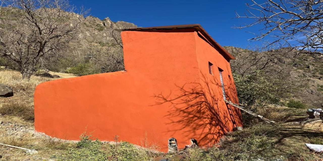 Hakkari’de köylerin içme suyu depoları yenileniyor