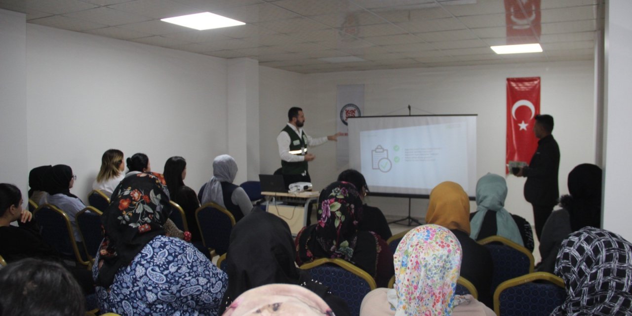 Yeşilay, Cizre'de bağımlılıkla mücadele çalışmalarına hız verdi