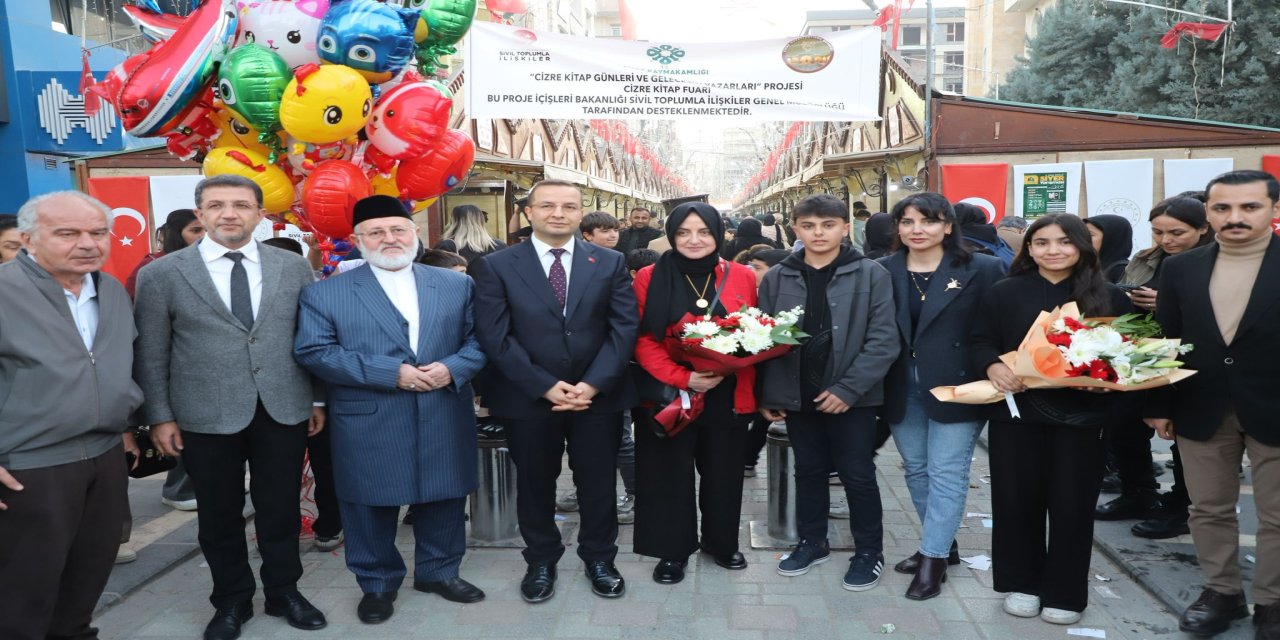 Cumhurbaşkanı Başdanışmanı Gülşen Orhan, Cizre Kitap Fuarı’ndaki Söyleşi Programına Katıldı