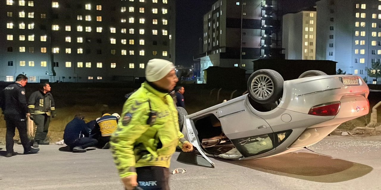 Kontrolden Çıkan Otomobil Takla Attı: 2 Kişi Yaralandı
