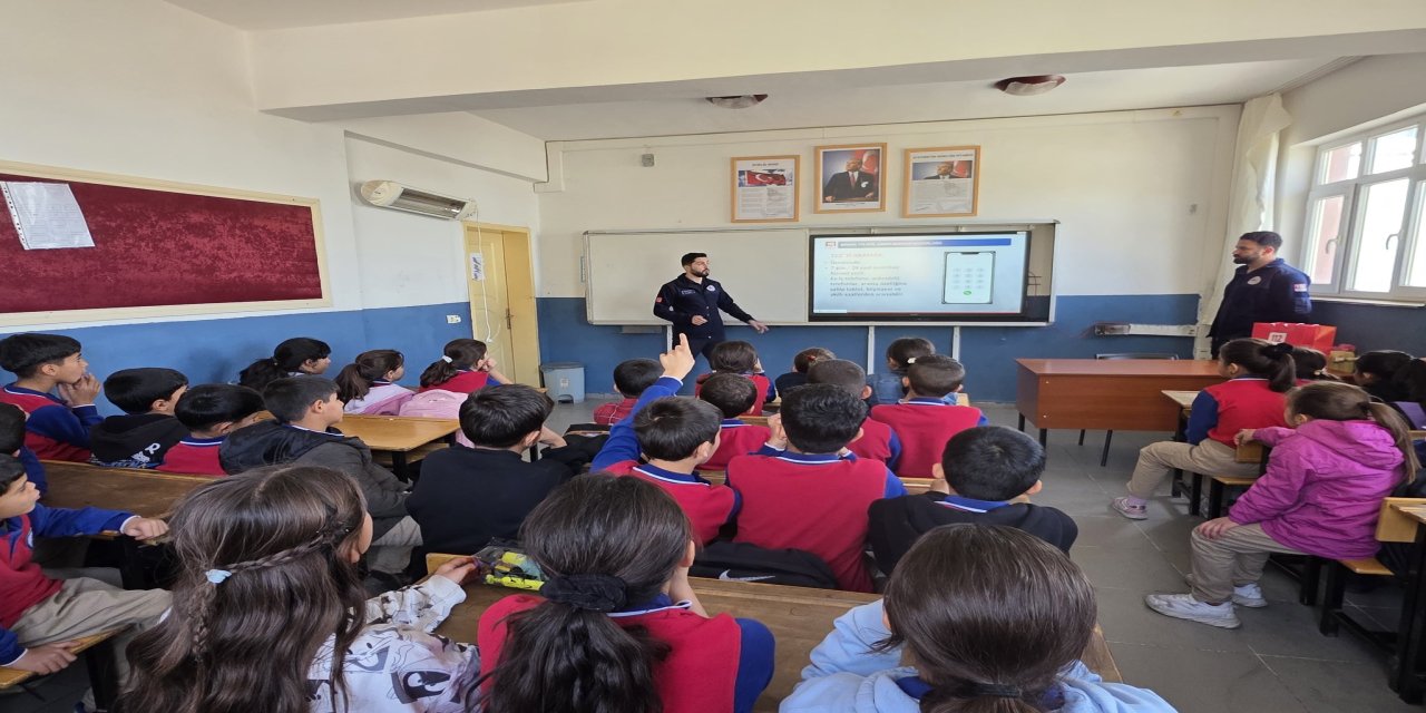 Şırnak’ta öğrencilere 112 Acil Çağrı eğitimi verildi