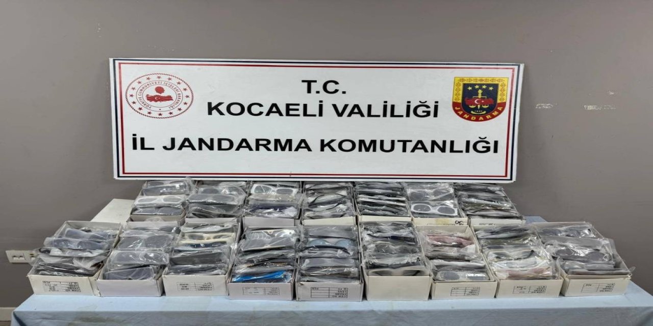 Kocaeli'de 2,6 milyon TL'lik kaçak gözlük ve tütün operasyonu