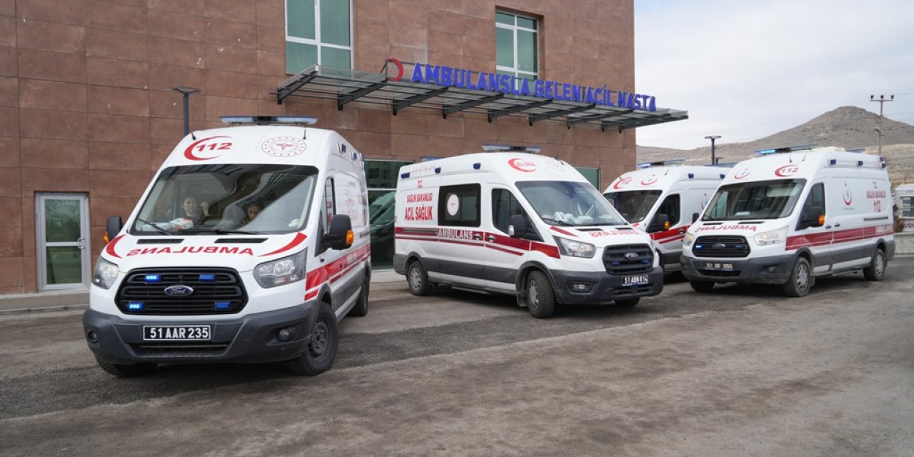 Tavuk döner yiyen 3 öğrenci zehirlendi