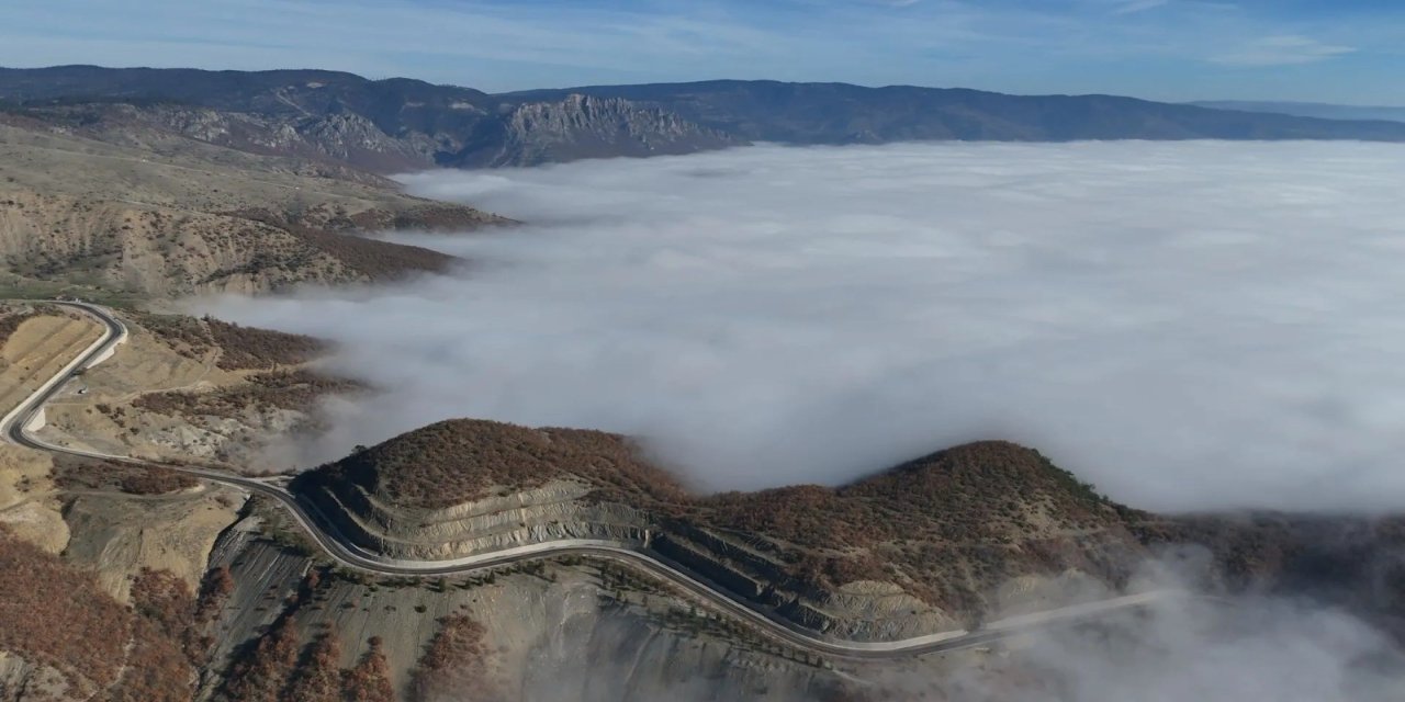 İzleyenleri Mest Etti: Sis Denizi Manzarası Yürekleri Ferahlattı