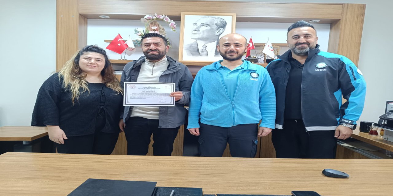 Kahraman Gazeteciye Bir Ödül de Şırnak İl Sağlık Müdürlüğünden