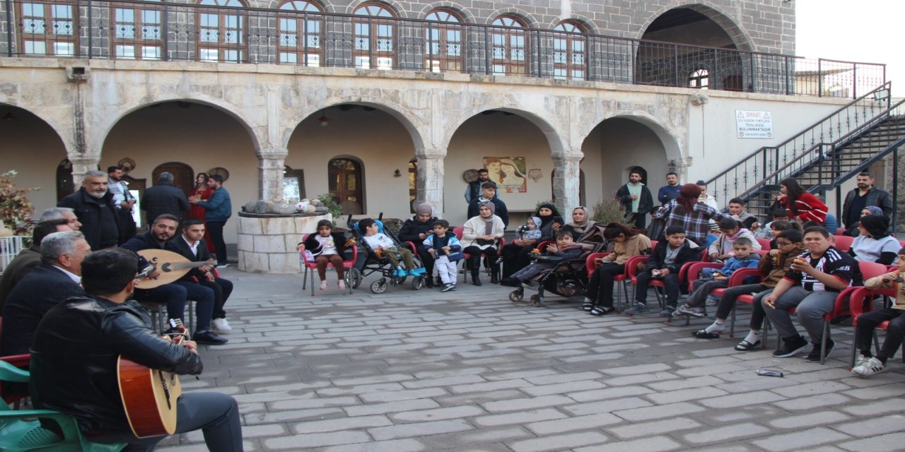 Türk Kızılay'ı Gönüllü Merkezi'nden Cizre Dengbej Evi'nde Özel Etkinlik