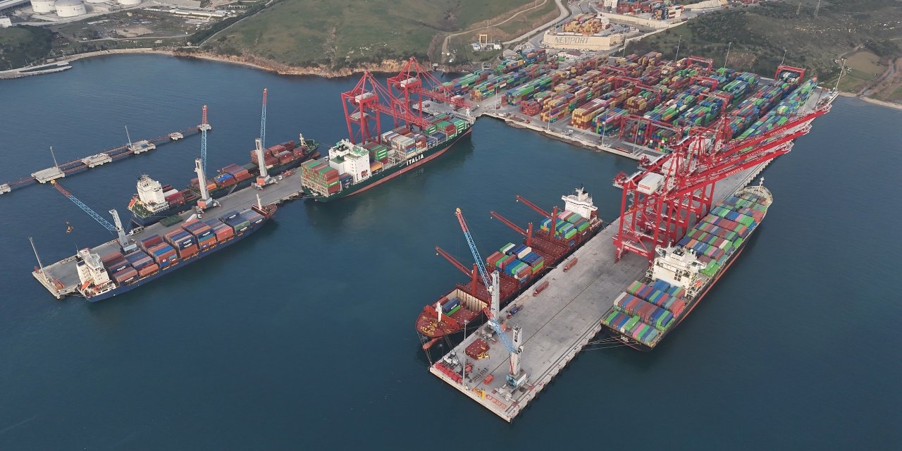 Bakan Uraloğlu: "Kasım ayında limanlarımızda elleçlenen yük miktarı 46 milyon 863 bin 236 ton olarak gerçekleşti"