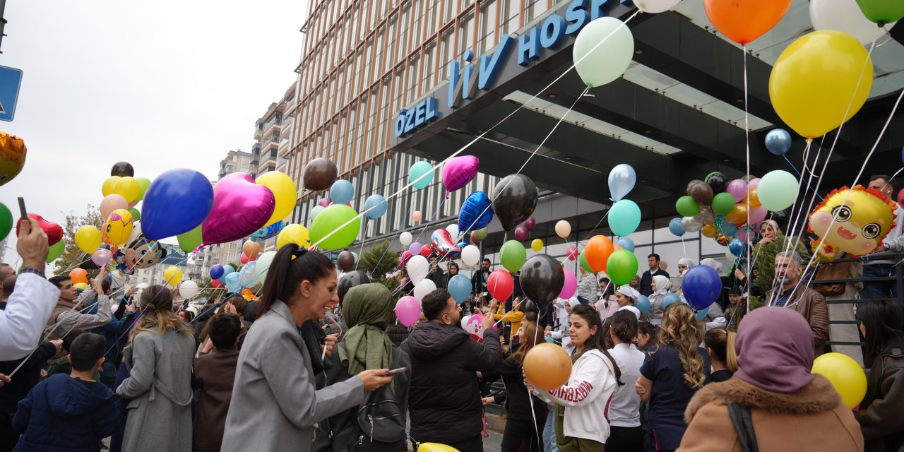 Gaziantep’te kanseri yenen Melih Tuğra için gökyüzüne balonlar bırakıldı