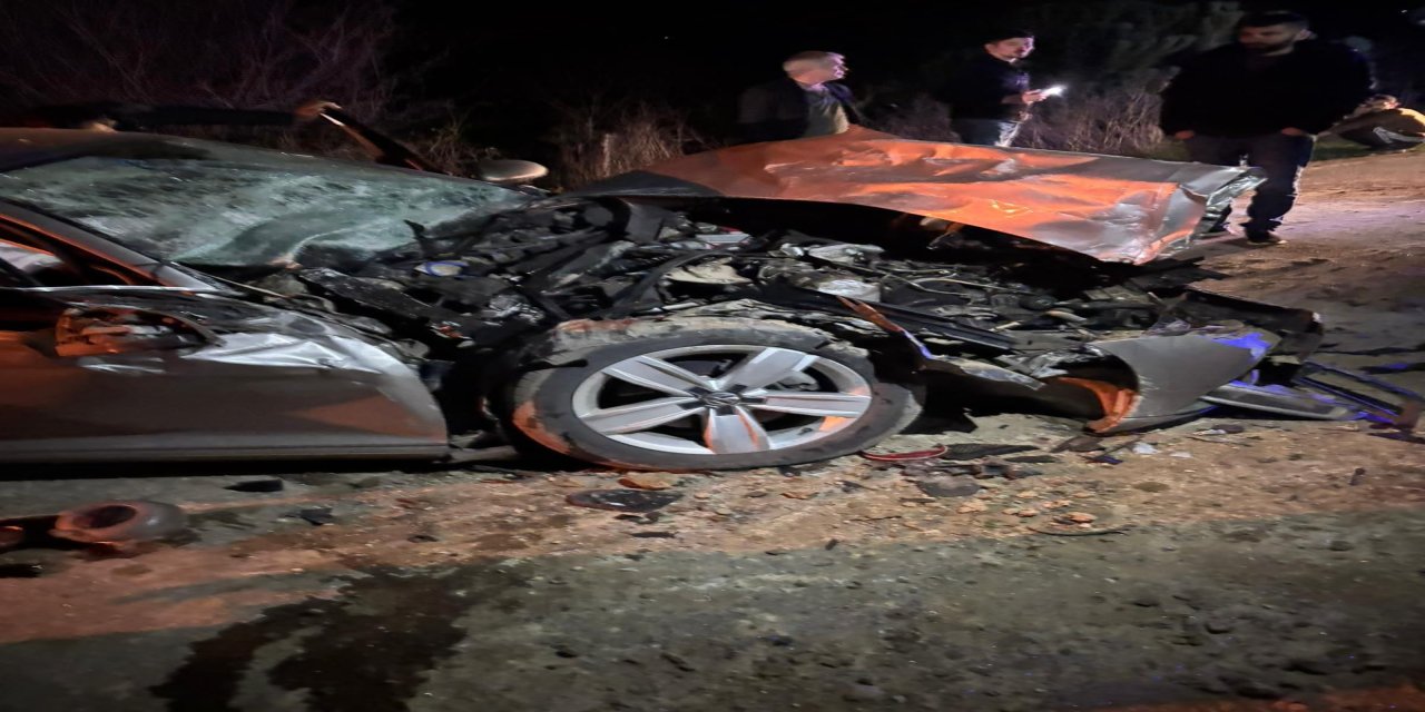 Çekiciye çarpan otomobilin sürücüsü yaralandı