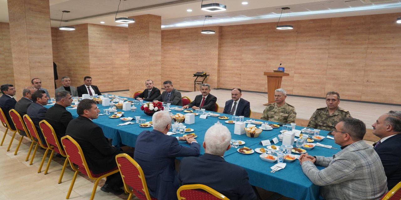 Vali Ekici, Çandıroğlu’nun Veda Programına Katıldı