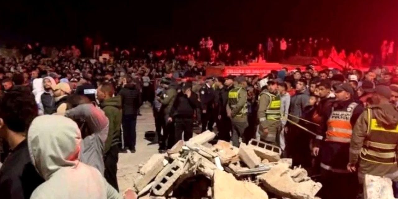 İki bina çöktü 19 kişi öldü