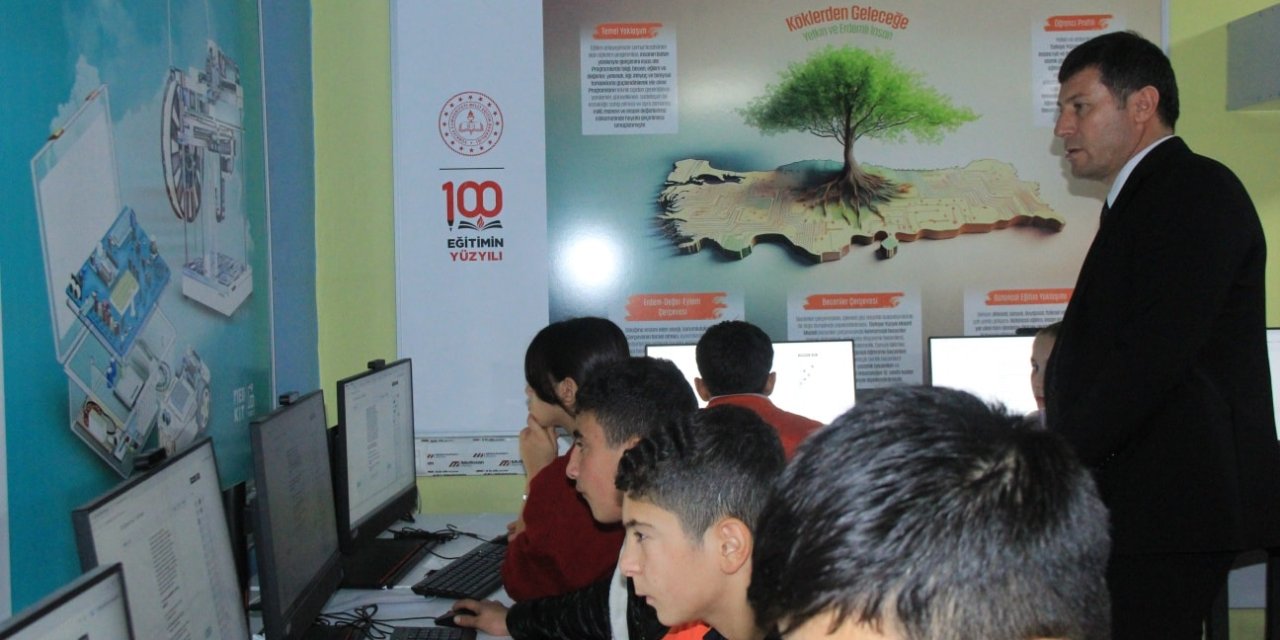 Cizre Milli Eğitim Müdüründen, Sınava giren öğrencilere moral ziyareti