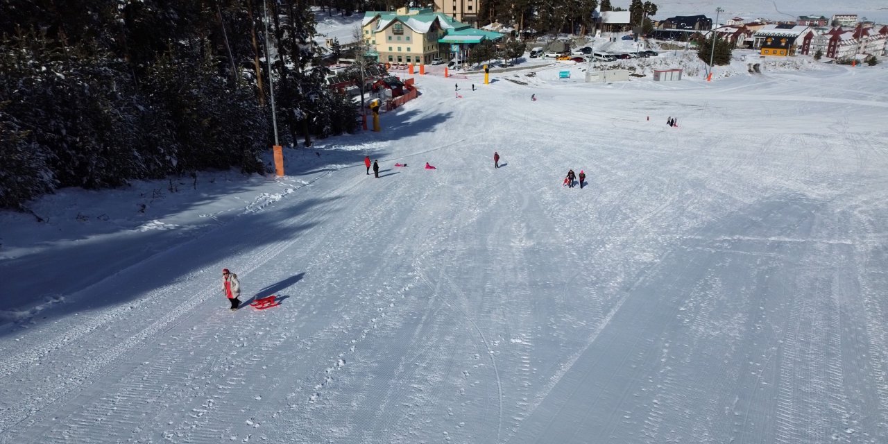 Kar yağdı, kayak heyecanı başladı: Sezon açılışı 17 Aralık'ta