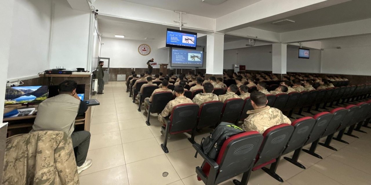 Şırnak'ta Jandarma ve Köy Temsilcilerine Kara Avcılığı Kanunu Eğitimi