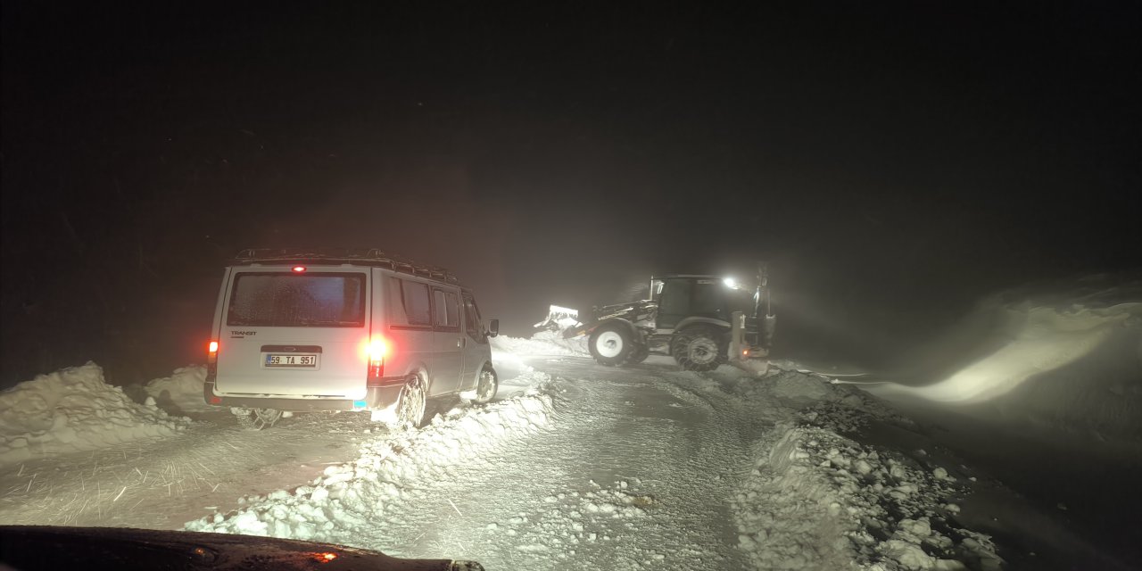 Muş'ta Yoğun Kar ve Fırtına Ulaşımı Vurdu: 7 Kişi Kurtarıldı