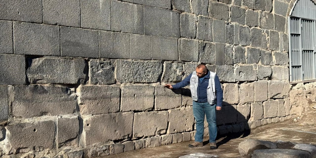 Diyarbakır’da 100 Yıllık Gizem Çözüldü: En Eski Sur Parçası Gün Yüzüne Çıktı!