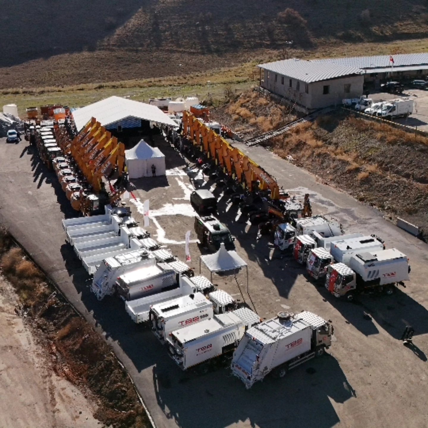 TBB’den Cizre Belediyesine Araç Desteği