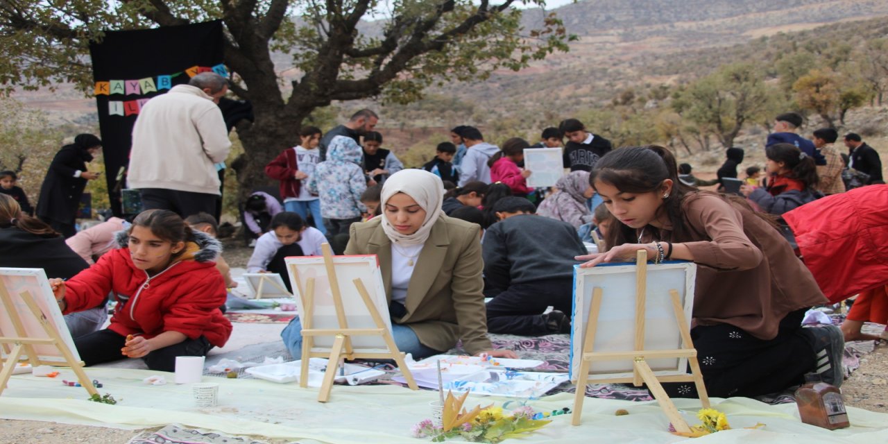 Gabar’ın eteklerinde umut tuvale yansıdı