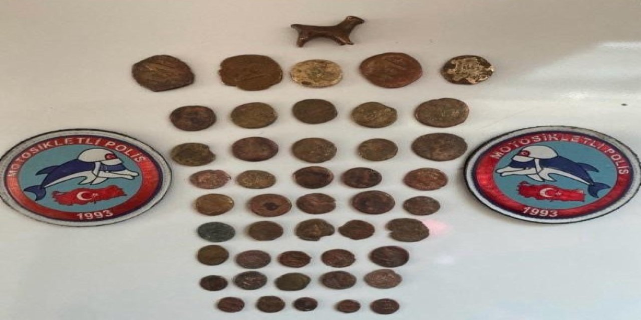 Araçtan 45 Sikke ve Gizemli Heykel Çıktı!