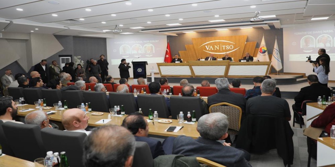 Türkiye'de barışın toplumsal, siyasal ve ekonomik boyutları masaya yatırıldı