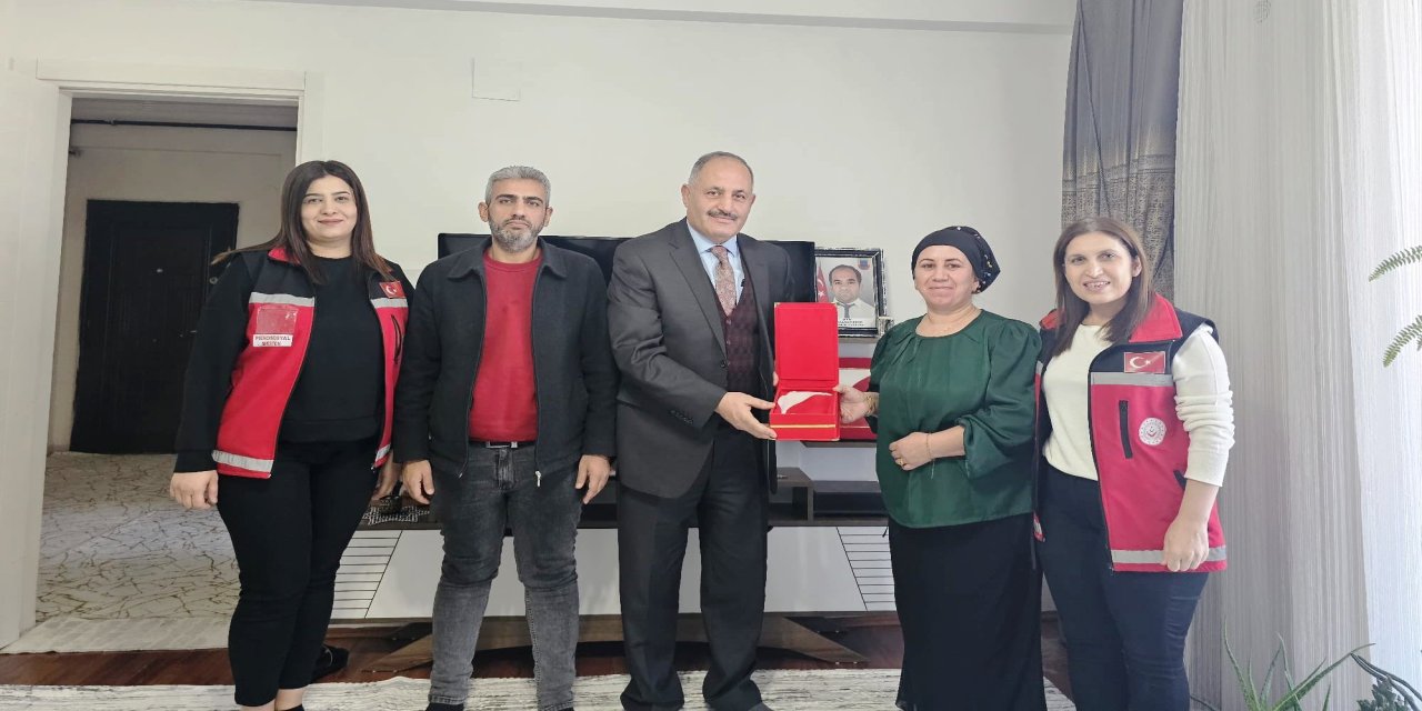 Şırnak'ta Şehit Ailesine Anlamlı Ziyaret: "Her Zaman Yanınızdayız"