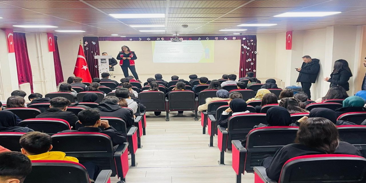 Şırnak'ta Akran Zorbalığı Eğitimleriyle Önleyici Sosyal Hizmet
